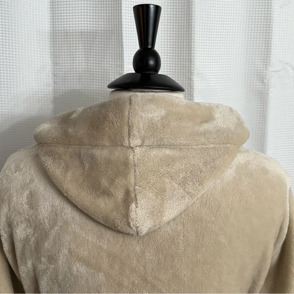 Summer &‎ Rose Women's Plush Fur Hooded Spa Short Bathrobe, Beige, Size XS/S/M